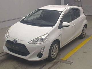 TOYOTA AQUA 2015