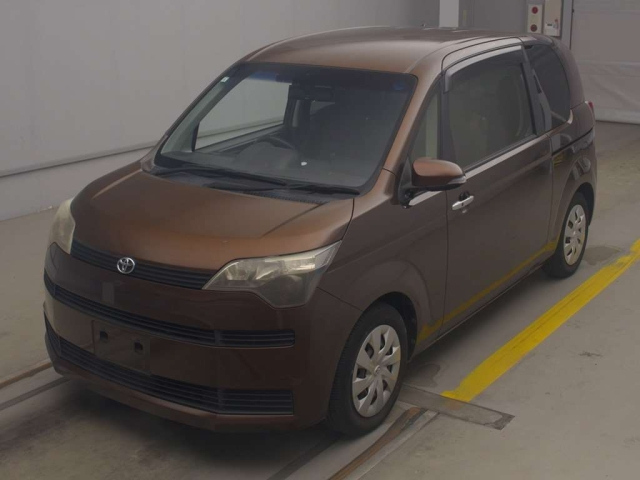 TOYOTA SPADE 2013
