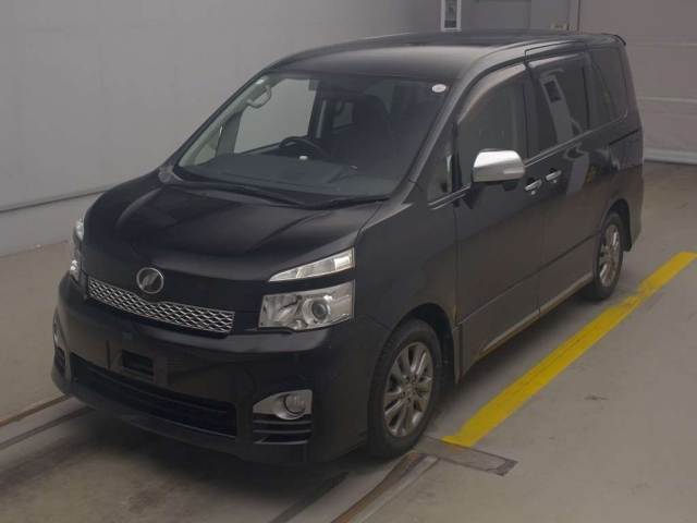 TOYOTA VOXY 2012