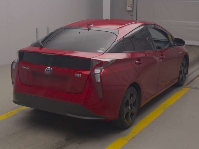 TOYOTA PRIUS 2016