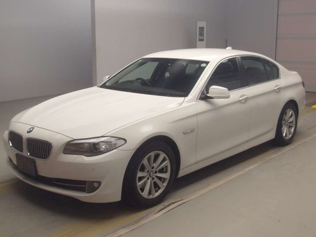 BMW 5 SERIES 2011