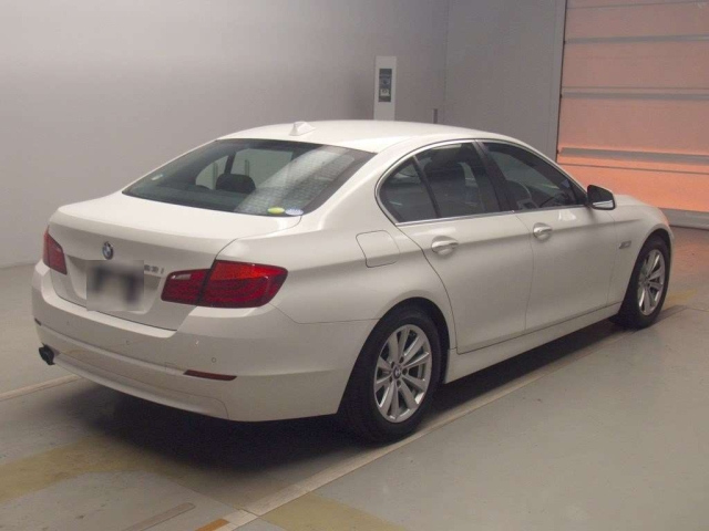 BMW 5 SERIES 2011