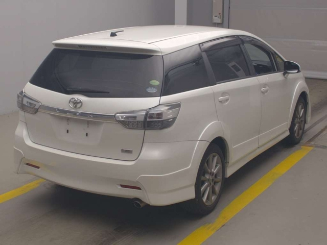TOYOTA WISH 2012