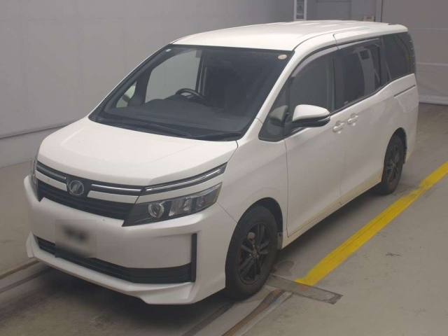 TOYOTA VOXY 2014