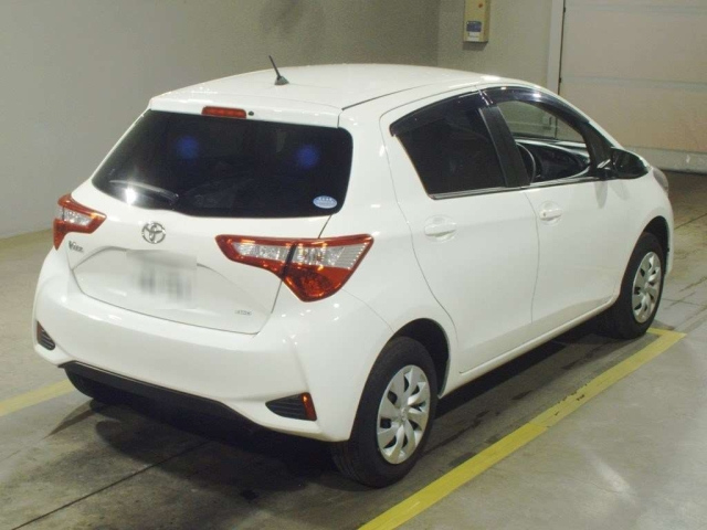 TOYOTA VITZ 2019