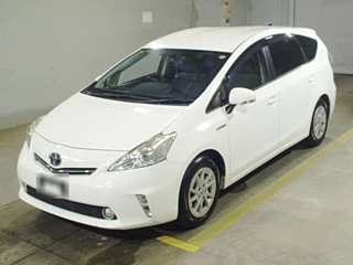 TOYOTA PRIUS ALPHA 2014