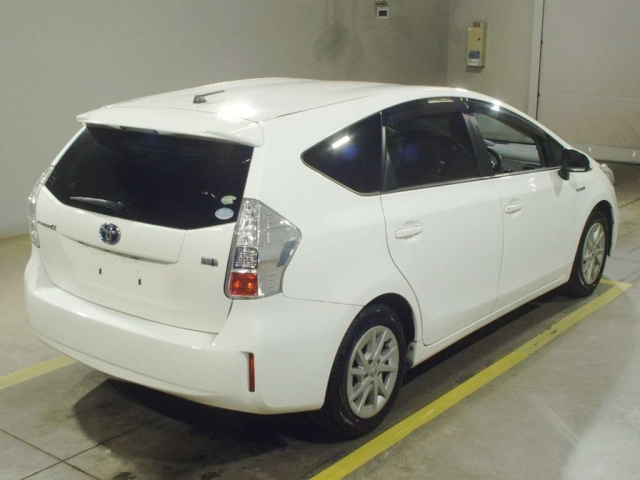 TOYOTA PRIUS ALPHA 2014