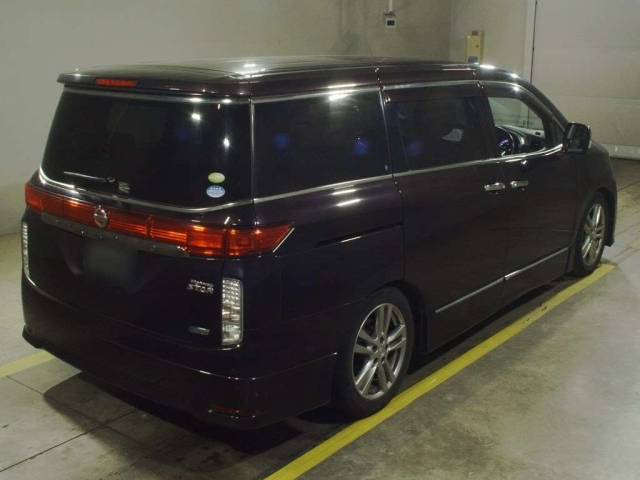 NISSAN ELGRAND 2010