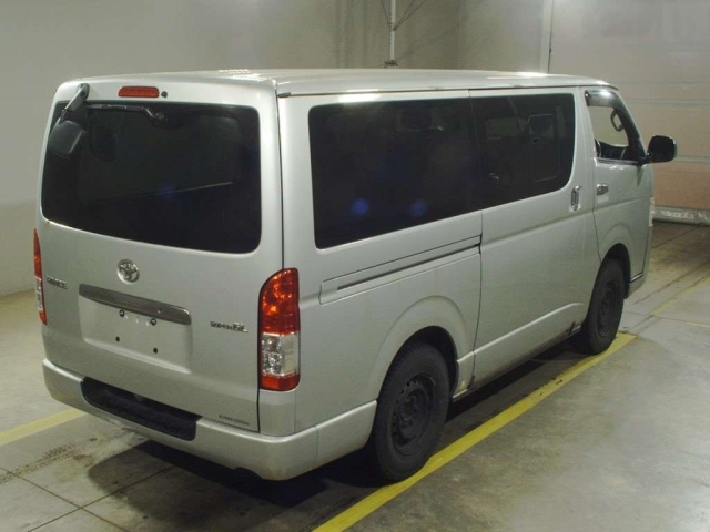 TOYOTA HIACE VAN 2016