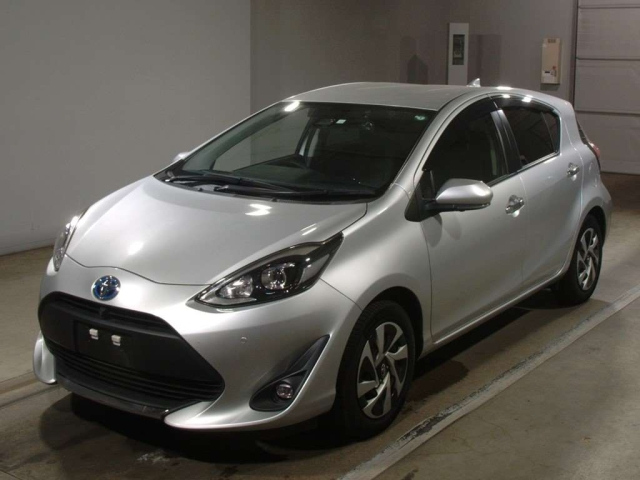 TOYOTA AQUA 2020