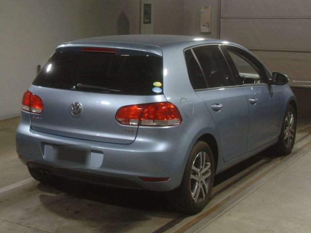 VOLKSWAGEN GOLF 2010