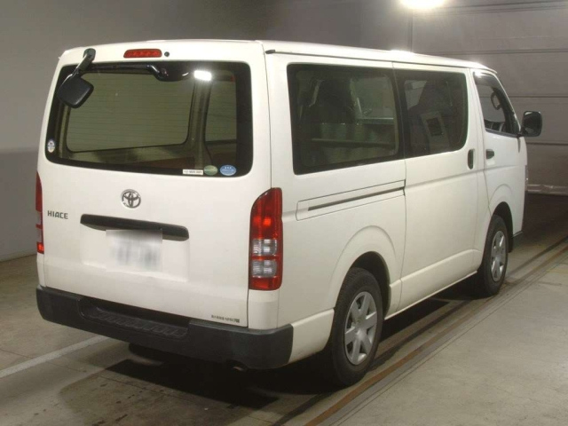 TOYOTA HIACE VAN 2017