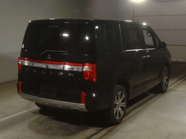 MITSUBISHI DELICA D5 2023