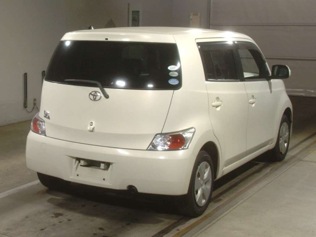 TOYOTA BB 2010