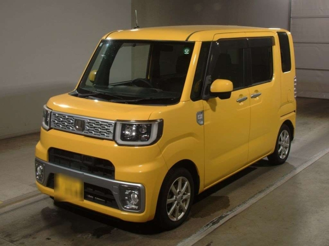 DAIHATSU WAKE 2015