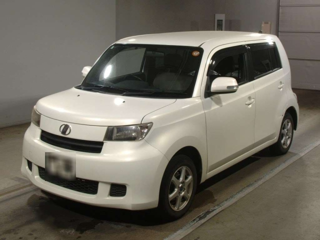 TOYOTA BB 2011