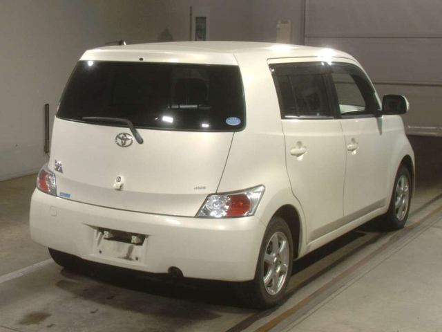 TOYOTA BB 2011
