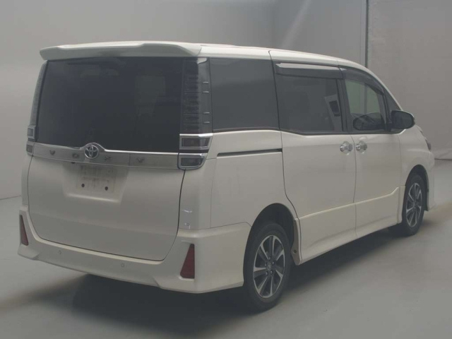 TOYOTA VOXY 2020