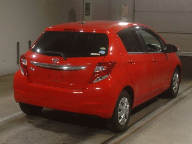 TOYOTA VITZ 2016