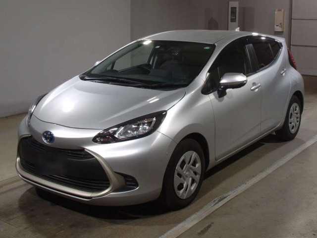 TOYOTA AQUA 2021