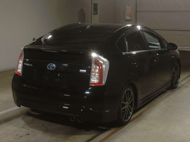 TOYOTA PRIUS 2015