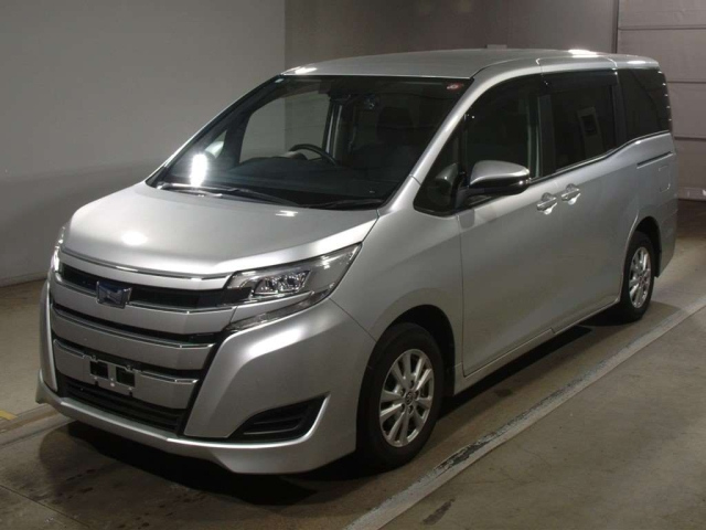 TOYOTA NOAH 2020
