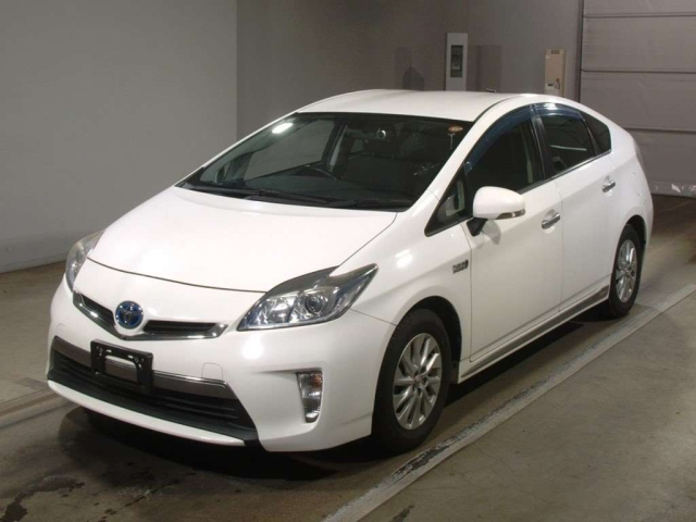 TOYOTA PRIUS PHV 2016