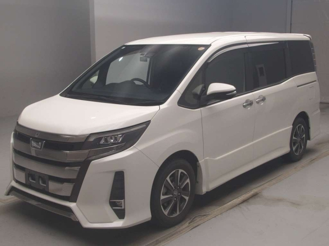 TOYOTA NOAH 2018