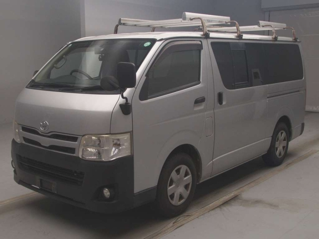 TOYOTA HIACE VAN 2013
