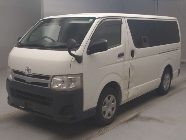 TOYOTA HIACE VAN 2011