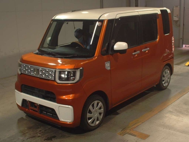 DAIHATSU WAKE 2014