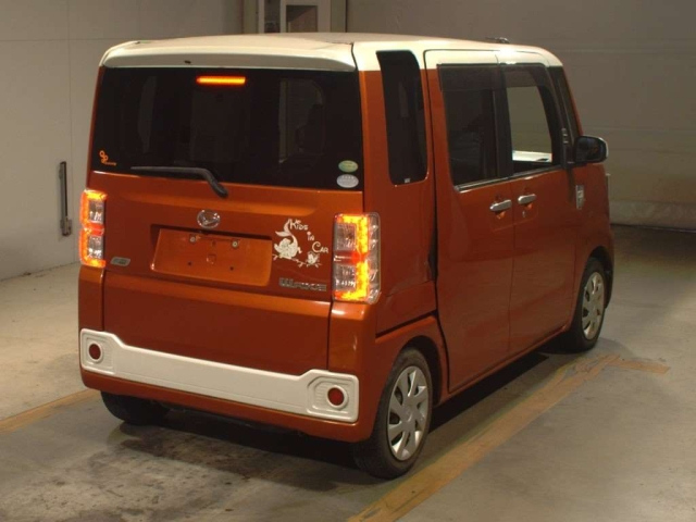 DAIHATSU WAKE 2014