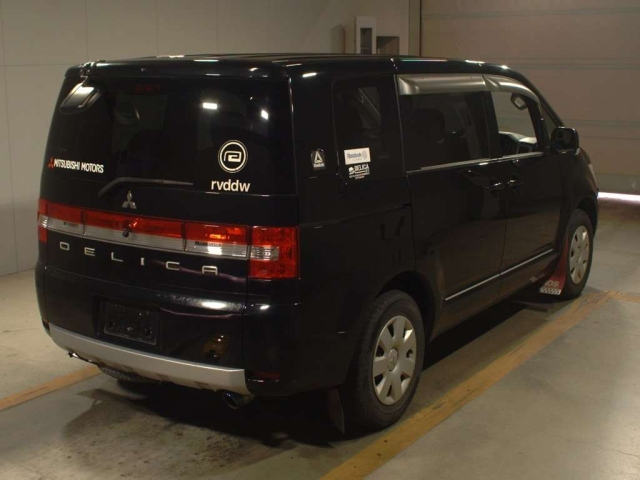 MITSUBISHI DELICA D5 2011