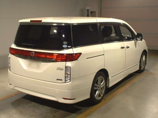 NISSAN ELGRAND 2010