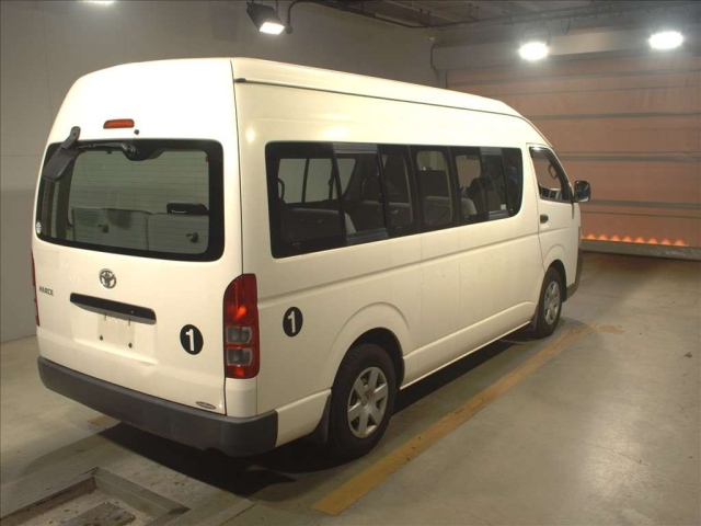 TOYOTA HIACE 2009