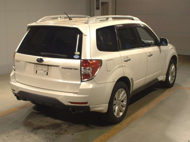 SUBARU FORESTER 2011