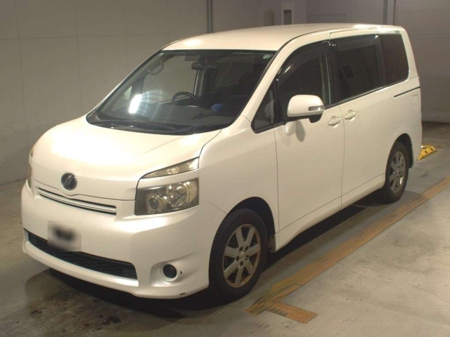 TOYOTA VOXY 2009
