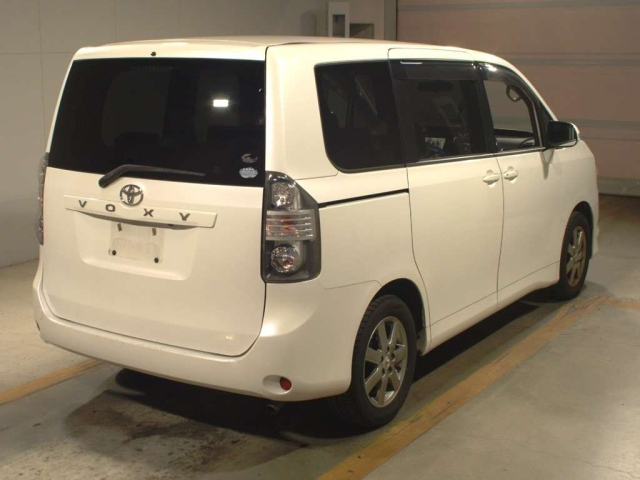TOYOTA VOXY 2009