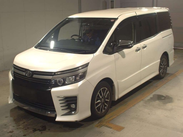 TOYOTA VOXY 2016