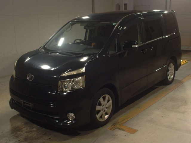 TOYOTA VOXY 2009
