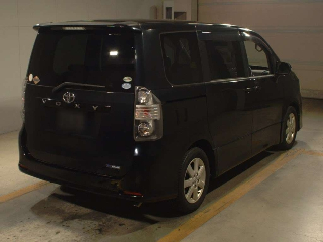 TOYOTA VOXY 2009