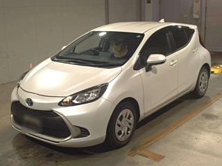 TOYOTA AQUA 2021
