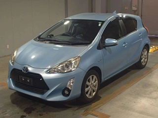 TOYOTA AQUA 2016