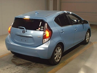 TOYOTA AQUA 2016
