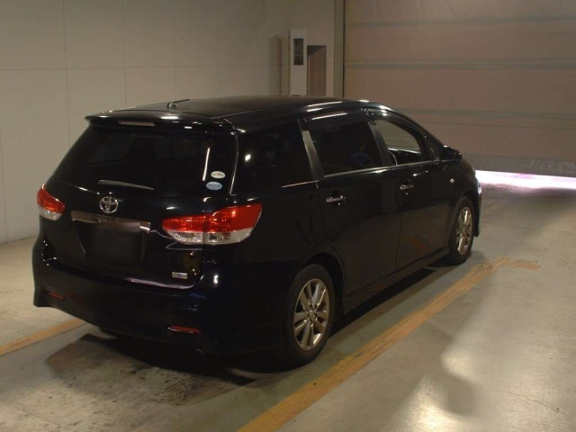 TOYOTA WISH 2011