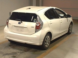 TOYOTA AQUA 2013