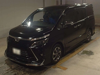 TOYOTA VOXY 2018