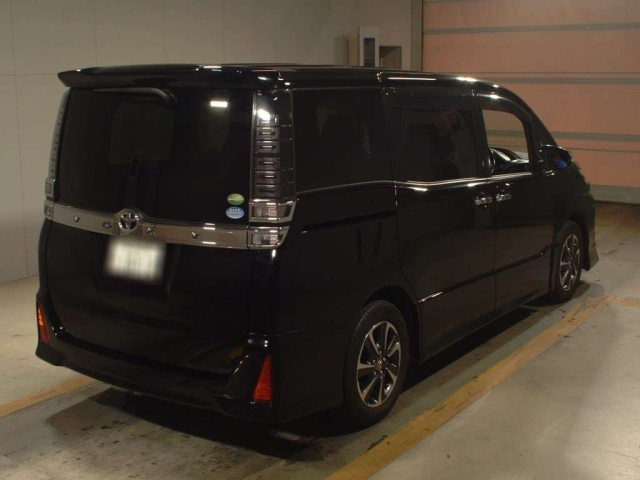 TOYOTA VOXY 2018