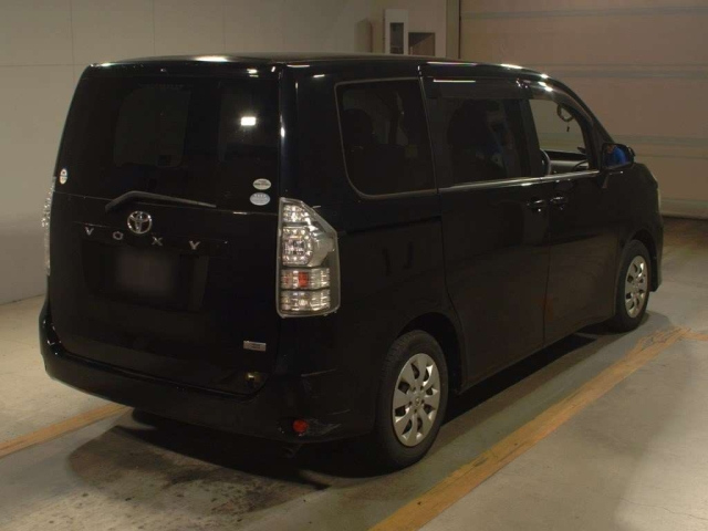 TOYOTA VOXY 2011