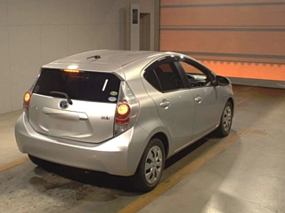 TOYOTA AQUA 2012